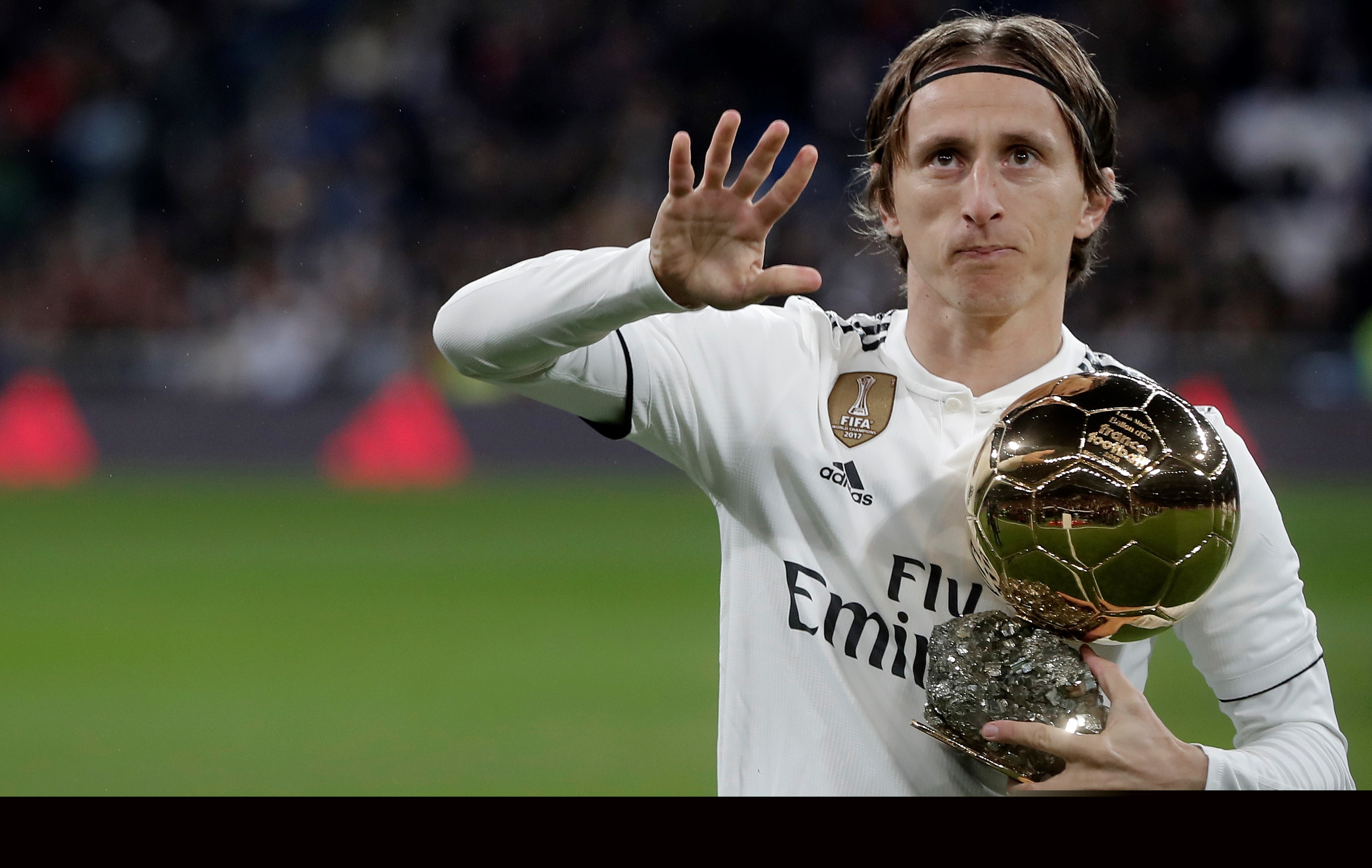 马德里城市的团体治疗：皇家马德里的困境与希望