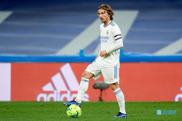 2025 年 11 月 6 日：乐天桃猿投手费南德兹（Pedro Fernandez）凭借 15 胜夺得 CPBL 年度 MVP