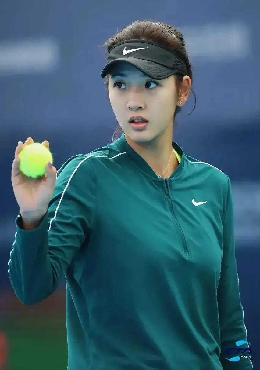 站在场边 站在场边