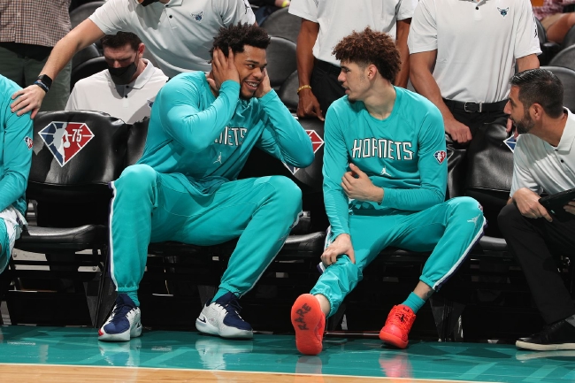 全队共有五 全队共有五